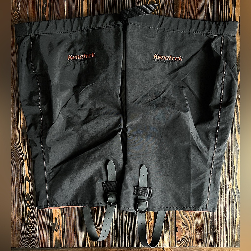 KENETREK • NWT black orange gaiters outdoor adventure hiking unisex size XLarge